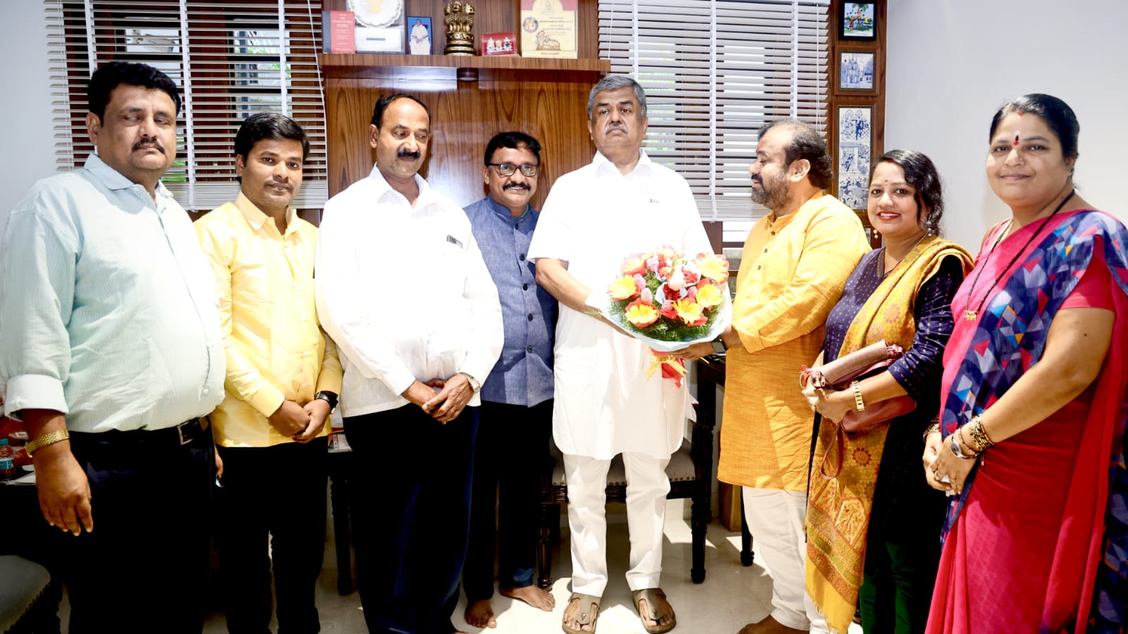 ಕಾಂಗ್ರೆಸ್ ಪಕ್ಷದ ಸಾಮಾನ್ಯ ಕಾರ್ಯಕರ್ತರ ನಂದಾದೀಪ,