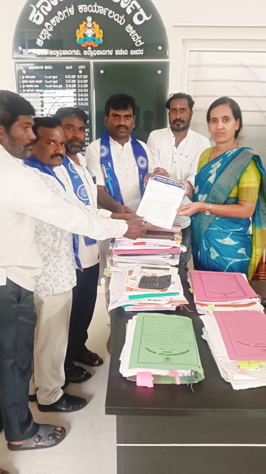 ದಲಿತ ಕಾರ್ಯಕರ್ತನ ಮೇಲೆ ಗುಂಡಿನ ದಾಳಿ ಆರೋಪ: ಪಿಎಸ್‌ಐ ಅಮಾನತಿಗೆ ಆಗ್ರಹ